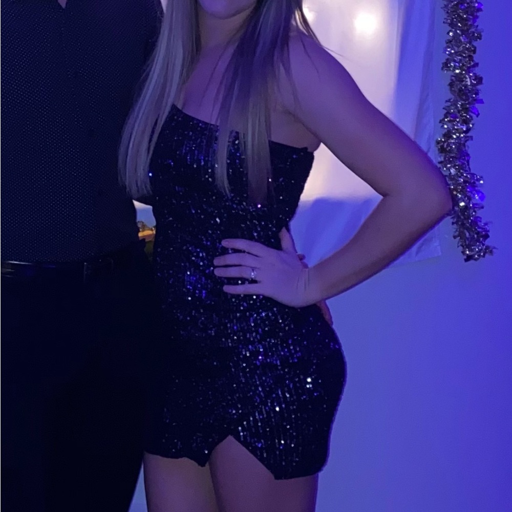 Brand new NYE dress only worn for a photo (shown in pics)